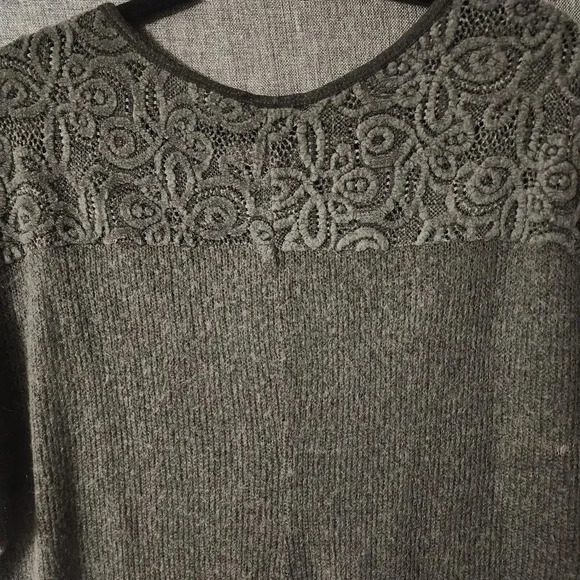 LOLA V-Neck Pullover Sweater Women Size Large Gray Long Sleeve Soft - Picture 6 of 6